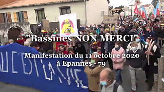 'BASSINES NON MERCI' ITW de Yannick Jadot Eurodéputé  EELV durant la manifestation du 11 octobre 2020 à Epannes - 79 @EELV 